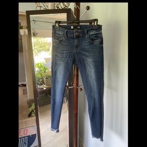 **SOLD** Kut from the Kloth Connie Jeans